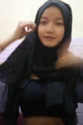 Hijab Cantik Live Colmek di Group Tele di Tonton Rame2